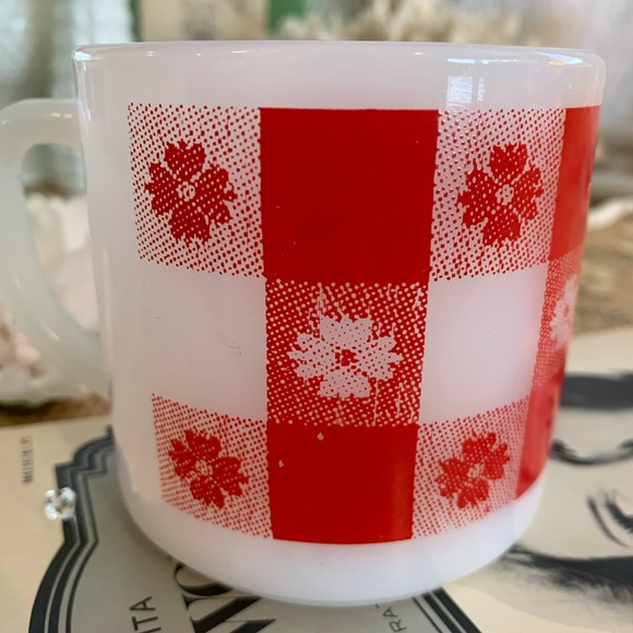 Vintage Milk Glass Mug 💌 - Picture 11 of 12